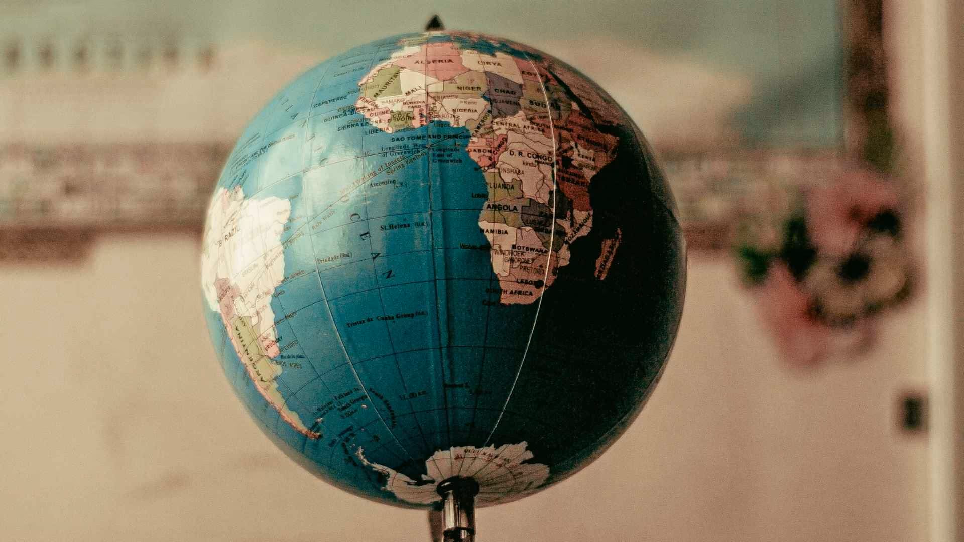 Globe to visualize international alternatives